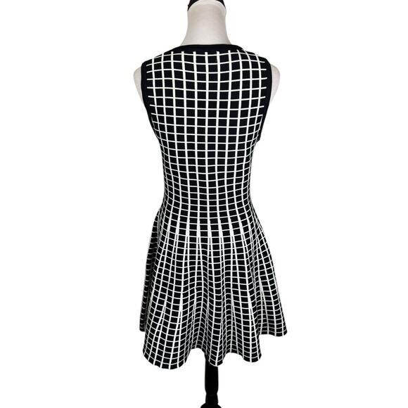 Molly Bracken T2 Black White Windowpane Check Fit & Flare Sweater Knit Dress - Picture 4 of 12